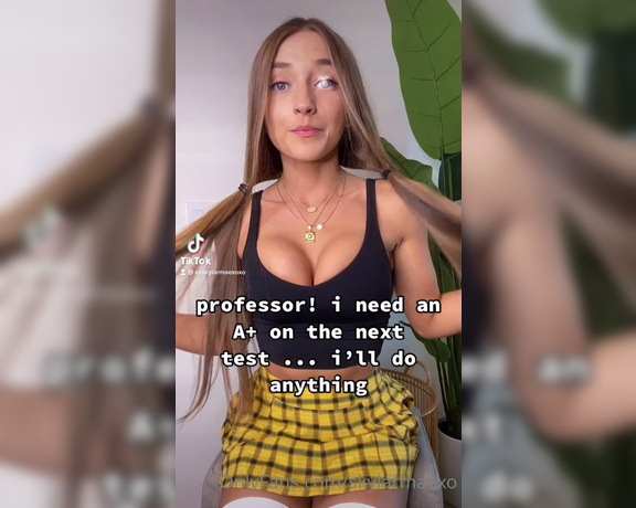 Skylarmaexo aka skylarmaexo - 05-28-2021 OnlyFans Video - Should I make a naked tik tok on here comment below if you think I should