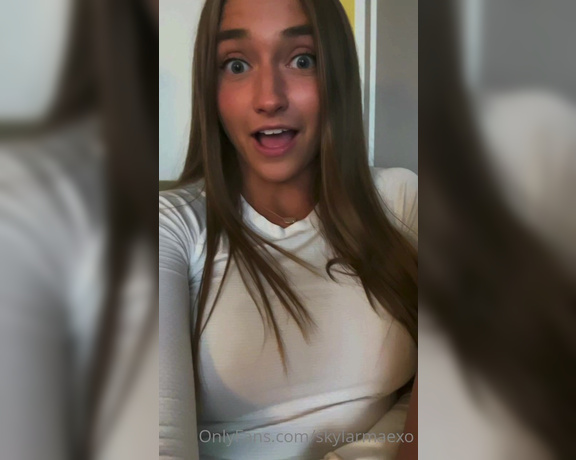 Skylarmaexo aka skylarmaexo - 08-09-2021 OnlyFans Video - I didnt have any cash to pay for my pizza I ordered  so I offered