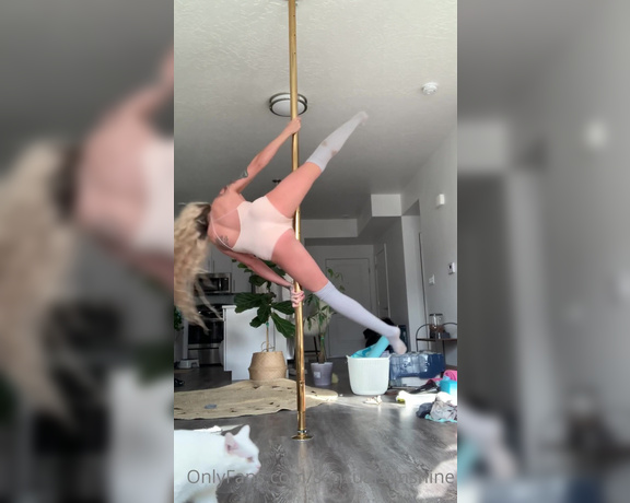 Sunshine999 aka sensualsunshine - 11-23-2020 OnlyFans Video - I love pole dancing so much You guys get to see this video before anyone else