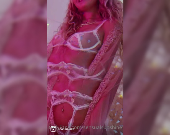 Sunshine999 aka sensualsunshine - 10-19-2021 OnlyFans Video - My new music video dropped today go watch it and tell me what u think LUV_u0hm