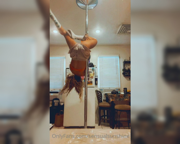 Sunshine999 aka sensualsunshine - 09-06-2021 OnlyFans Video - Pole dancing lit is hard lol