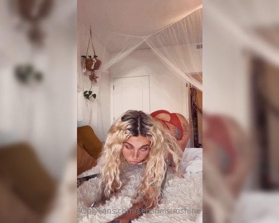 Sunshine999 aka sensualsunshine - 05-23-2022 OnlyFans Video - Crawling is hawt