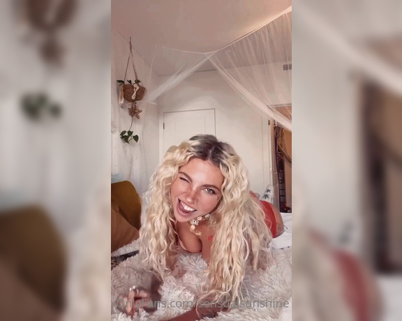 Sunshine999 aka sensualsunshine - 05-23-2022 OnlyFans Video - Crawling is hawt