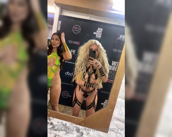 Sunshine999 aka sensualsunshine - 02-19-2023 OnlyFans Video - BTS of New York fashion week_ws2n