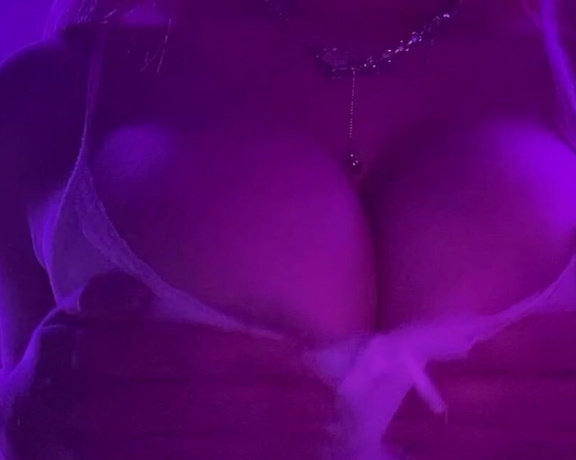 Model Ruru aka cocainktty - 12-18-2022 OnlyFans Video - horny for me