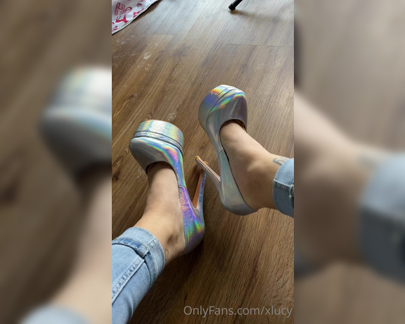 Bad Xlucy aka xlucy - 12-07-2020 OnlyFans Video - Some feet