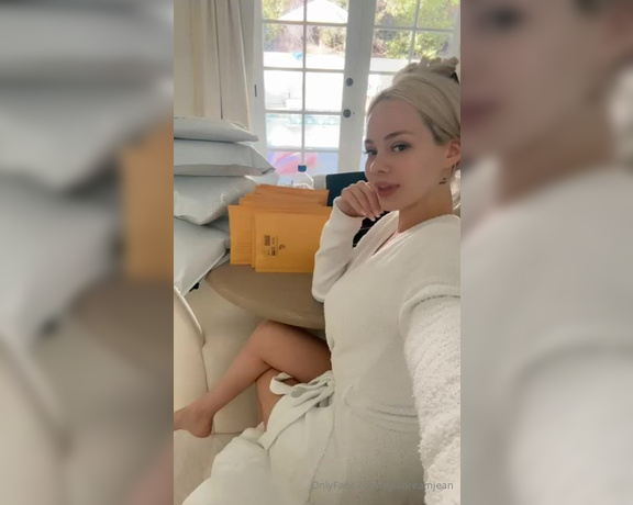 Elsa Jean aka elsadreamjean - 11-04-2024 OnlyFans Video - I hope you are excited