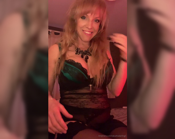 Serena Boux aka serenaboux - 04-07-2020 OnlyFans Video - A Weekend Teaser