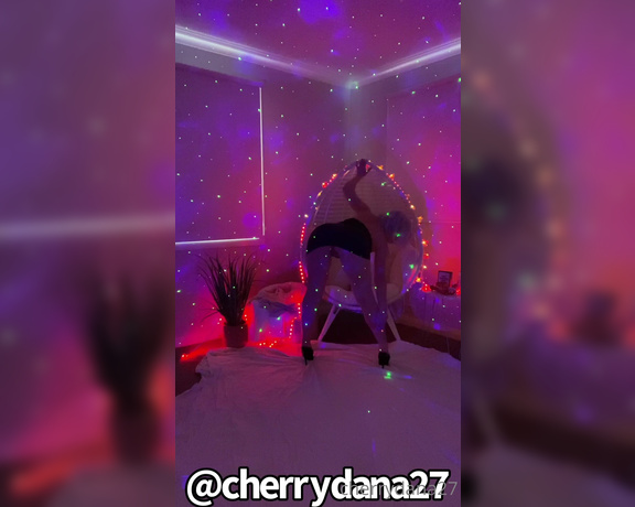 Cherrydana aka cherrydana27 - 12-20-2020 OnlyFans Video - Felt sexy, do you like my dress check your DM for the video of me fingering