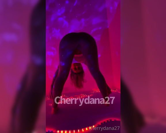 Cherrydana aka cherrydana27 - 07-16-2021 OnlyFans Video - This was fun  my cheeky little  flash