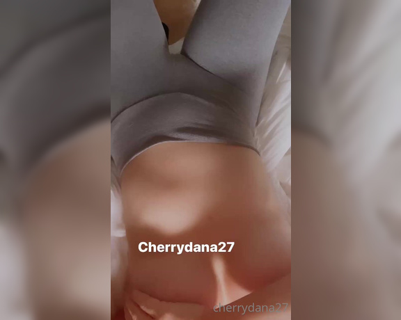 Cherrydana aka cherrydana27 - 09-11-2022 OnlyFans Video - I had to rub a quickie out before I went to work yesterday_s11z