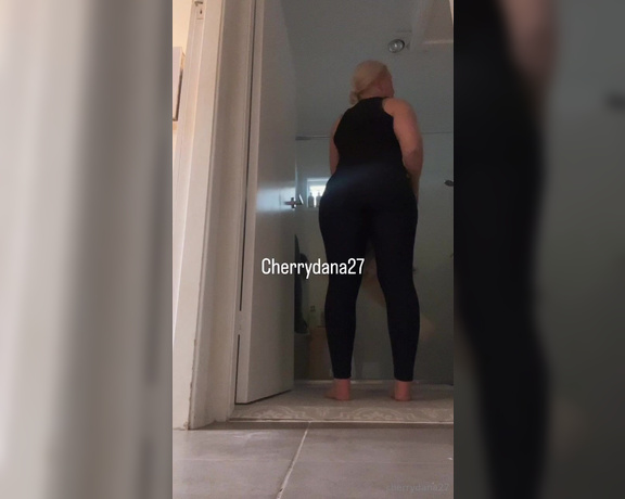 Cherrydana aka cherrydana27 - 09-06-2024 OnlyFans Video - Happy Friday_okmx