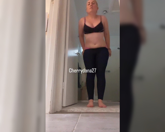 Cherrydana aka cherrydana27 - 09-06-2024 OnlyFans Video - Happy Friday_okmx