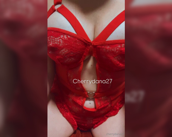 Cherrydana aka cherrydana27 - 12-03-2024 OnlyFans Video - SUCK AND LICK  till I squirt everywhere My new toy ID suckandlickXXXMAS_1kgm