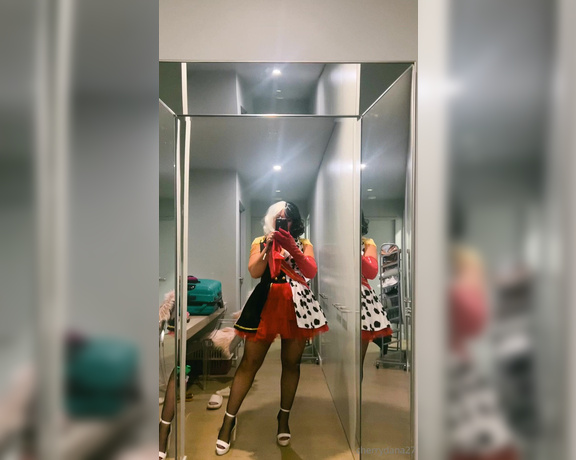 Cherrydana aka cherrydana27 - 11-02-2024 OnlyFans Video - Cruella Deville