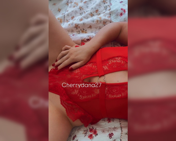 Cherrydana aka cherrydana27 - 12-03-2024 OnlyFans Video - SUCK AND LICK  till I squirt everywhere My new toy ID suckandlickXXXMAS