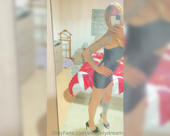 Eva Dreams80 aka evaonlydream - 04-13-2023 OnlyFans Video - Come mi sta questo vestitino