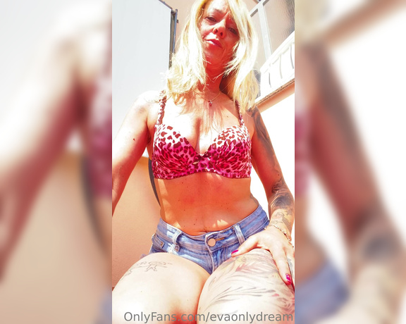 Eva Dreams80 aka evaonlydream - 04-23-2023 OnlyFans Video - Secondo voi le mie vicine mi amano come i loro mariti