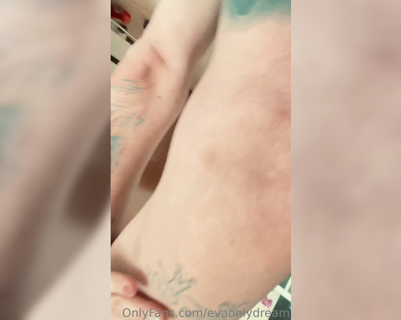 Eva Dreams80 aka evaonlydream - 02-18-2023 OnlyFans Video - Can you count how many tattoos color my body if you guess right, Ill send you