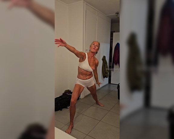 Classy Hot Babe aka sheswitme - 10-08-2024 OnlyFans Video - Nip slip lol oups