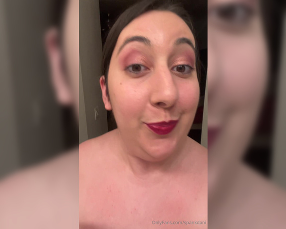 Dani Sorrento aka spankdani - 02-22-2024 OnlyFans Video - I always sit naked after cam and wonder why I put on such cute makeup for