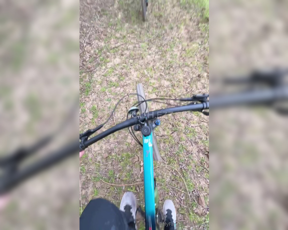 Katherine S. aka kath_ee - 09-10-2024 OnlyFans Video - Que harías si me encuentras andando en bici sin nada puesto What would you do if