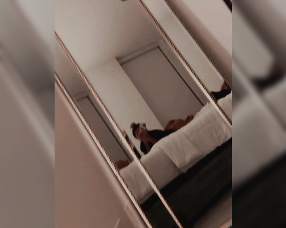 AKiani aka akiani - 08-22-2022 OnlyFans Video - Playing around in bed waiting for you to get home