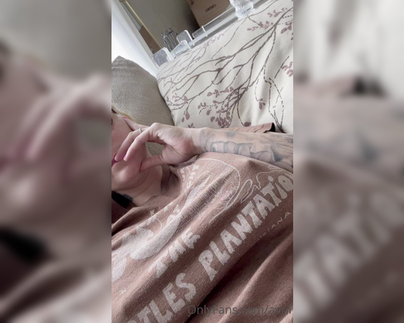 Avril_2.0 aka avril - 06-02-2021 OnlyFans Video - Im sooooo tired  who had a good weekend