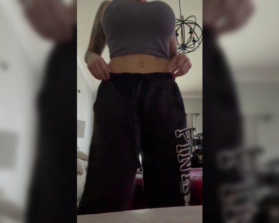 Avril_2.0 aka avril - 09-26-2024 OnlyFans Video - Who wants to eat my  for lunch