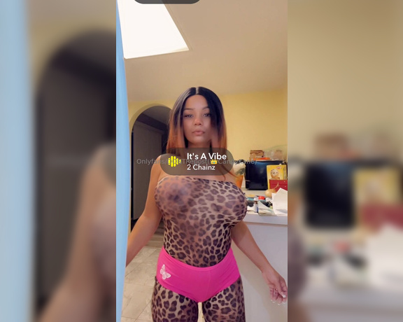 Candy Kane aka queencandykane - 08-21-2024 OnlyFans Video - Im a vibe