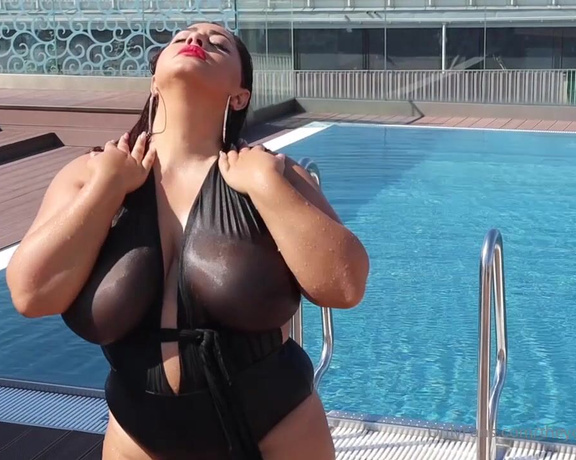 Coco Rains aka cocorains - 10-05-2020 OnlyFans Video - Seduction in this beautiful see_through bikini