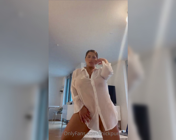 Coco Rains aka cocorains - 04-28-2023 OnlyFans Video - Happy weekend babes  check your DMs for full video of me vibing and opening ALL