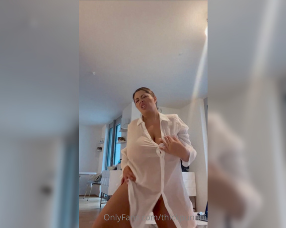 Coco Rains aka cocorains - 04-28-2023 OnlyFans Video - Happy weekend babes  check your DMs for full video of me vibing and opening ALL