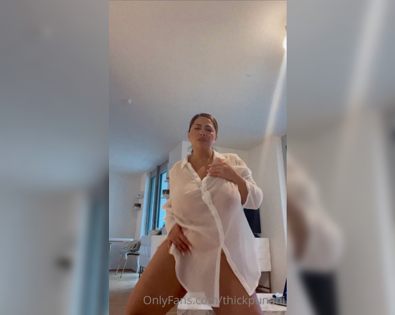 Coco Rains aka cocorains - 04-28-2023 OnlyFans Video - Happy weekend babes  check your DMs for full video of me vibing and opening ALL