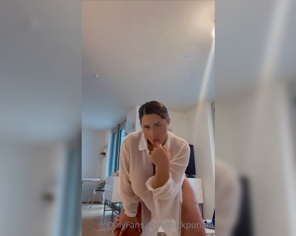 Coco Rains aka cocorains - 04-28-2023 OnlyFans Video - Happy weekend babes  check your DMs for full video of me vibing and opening ALL