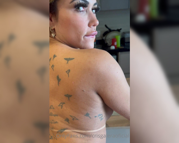 Cris Galera aka crisgaleraoficial - 12-24-2022 OnlyFans Video - Eu fui fazer almoço, acabei virando a comida