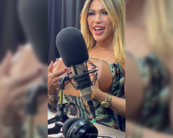 Cris Galera aka crisgaleraoficial - 02-17-2024 OnlyFans Video - Ever Podcast I go I show my big tits