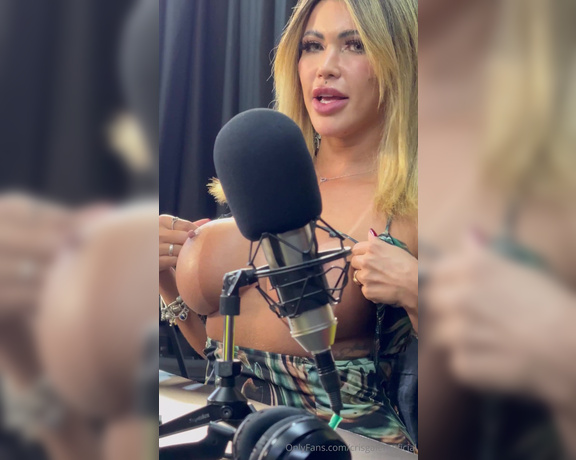 Cris Galera aka crisgaleraoficial - 02-17-2024 OnlyFans Video - Ever Podcast I go I show my big tits