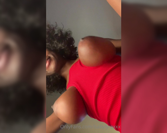 Lyra Amorr aka babylyraxxx - 12-09-2021 OnlyFans Video - I love how they swing