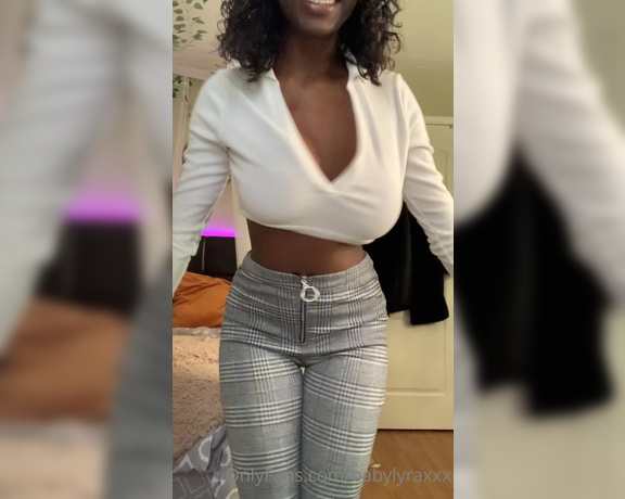 Lyra Amorr aka babylyraxxx - 12-11-2021 OnlyFans Video - Bouncing my boobies out of my shirt