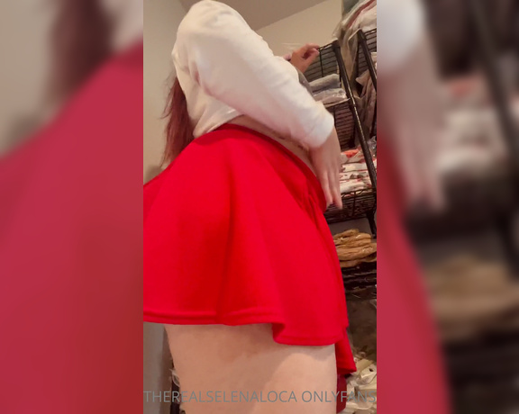 Selena Loca aka therealselenaloca - 09-02-2022 OnlyFans Video - Organizing amp farting  needed to fart so why not film it for you