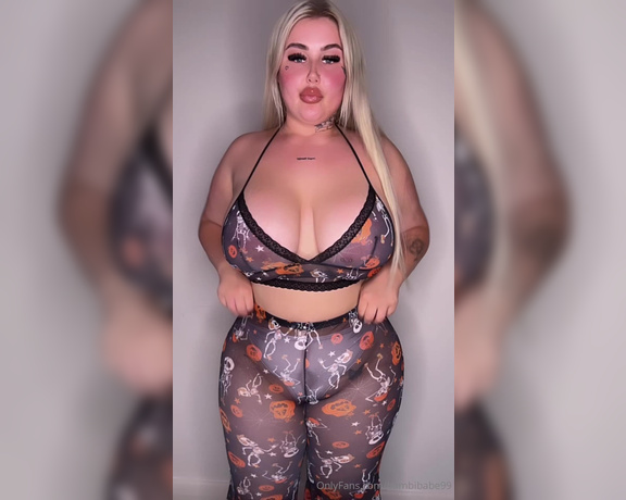 Curvy Aussie babe aka bambibabe99 - 10-31-2024 OnlyFans Video - Hope youre Having a spooky Halloween night