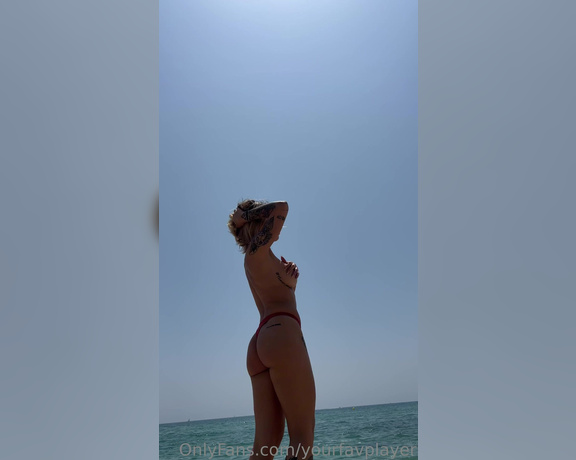 Daniela aka yourfavplayer - 06-30-2023 OnlyFans Video - Whats your favourite season