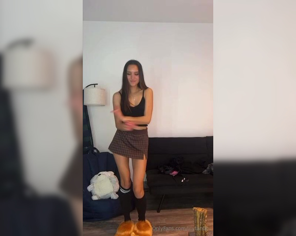 Lily Tan aka lilytan00 - 11-18-2024 OnlyFans Video - Cant help but go with the dance trend lol