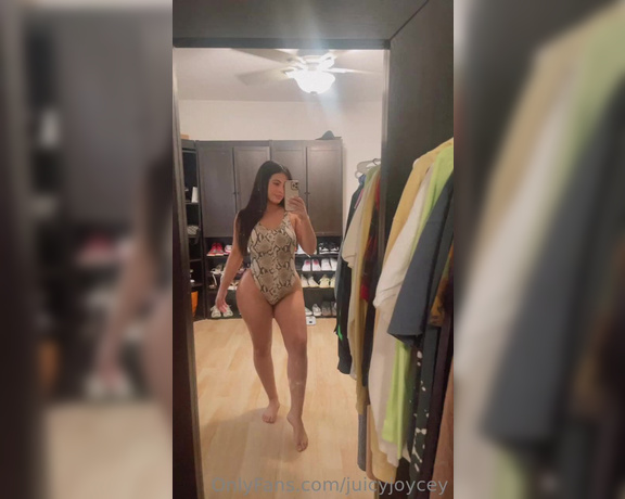 JuicyJoycey aka juicyjoycey - 11-19-2022 OnlyFans Video - I woke up early but still havent gone to the gym  Who wants to work