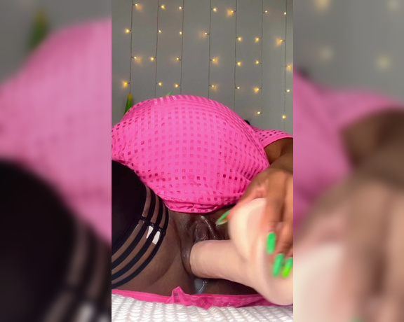 Annálise Moretti aka girluncensorednoppv - 10-08-2022 OnlyFans Video - PREGNANT MOMMY USES 2 DILDOS TO RELAX