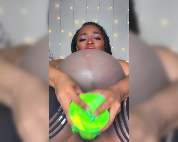 Annálise Moretti aka girluncensorednoppv - 10-08-2022 OnlyFans Video - PREGNANT MOMMY USES 2 DILDOS TO RELAX