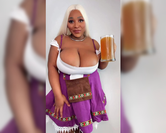 Annálise Moretti aka girluncensorednoppv - 10-06-2024 OnlyFans Video - Heres a beer pour over my huge tits to celebrate Oktoberfest