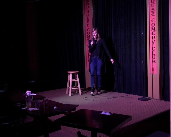 Christy Love aka clca69 - 08-19-2018 OnlyFans Video - First time doing stand up comedy at an open mic