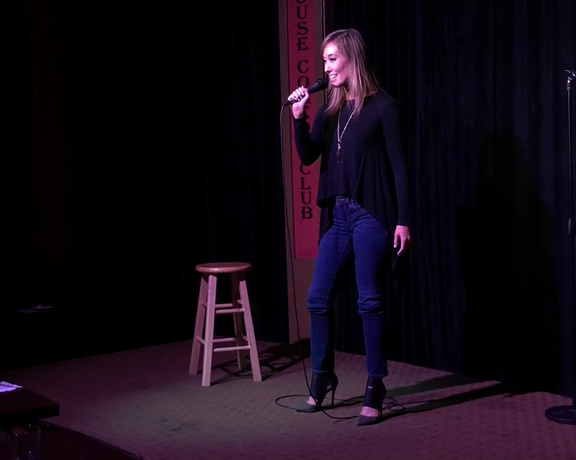 Christy Love aka clca69 - 08-19-2018 OnlyFans Video - First time doing stand up comedy at an open mic